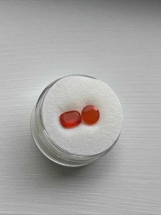 Carnelian Cabochon Pair – Orange Chalcedony Gemstones (Round + Cushion) - Picture 3 of 5